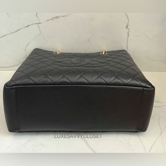 CHANEL GST Tote - Picture 8 of 16